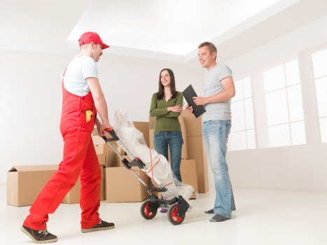 Secure and efficient removal truck hire for Finchley moves